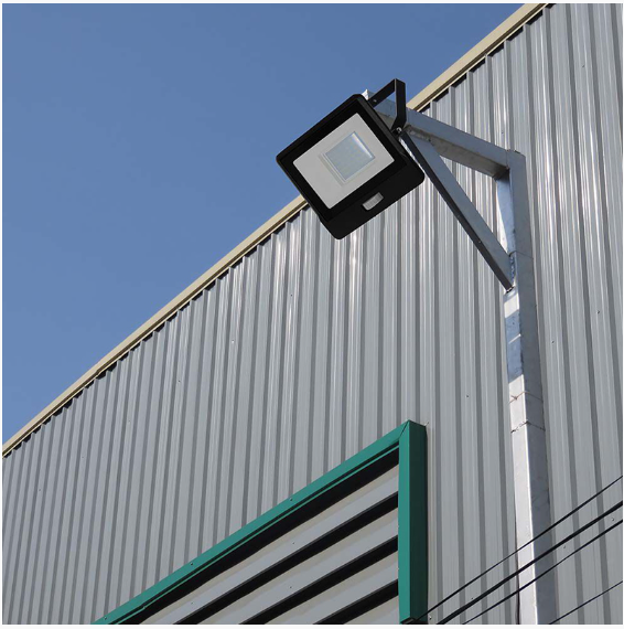 REFLECTOR LED SMD 50W 6400K IP65 CU SENZOR MISCARE - NEGRU