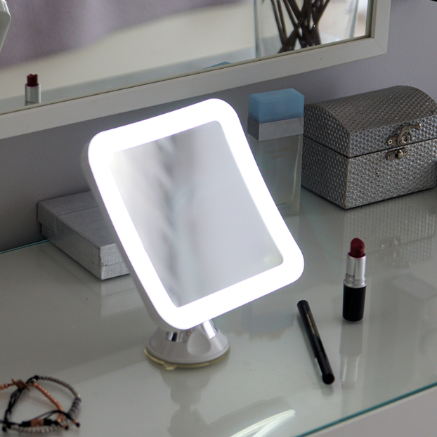 OGLINDA COSMETICA CU LED CR 2169 CAMRY